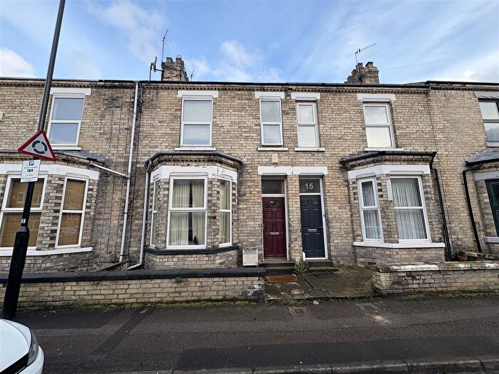 6 Bedroom Terraced House For Sale In Harcourt Street, York, YO31