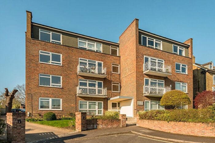 2 Bedroom Flat To Rent In Sunnyside, London, SW19