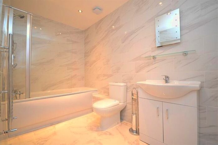 4 Bedroom Detached Bungalow To Rent In Norfolk Close, St Margarets, Twickenham, TW1
