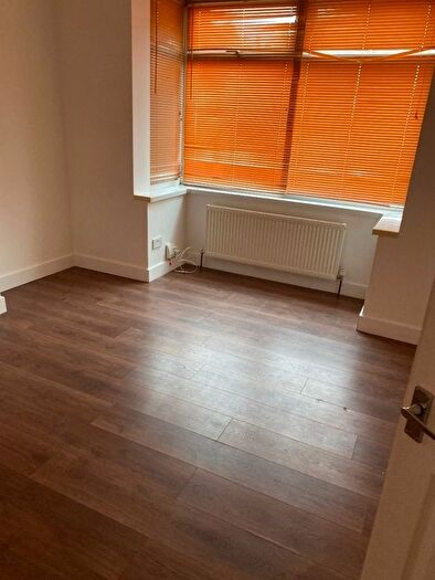 1 Bedroom Flat To Rent In Heathdale Avenue, Hounslow, TW4