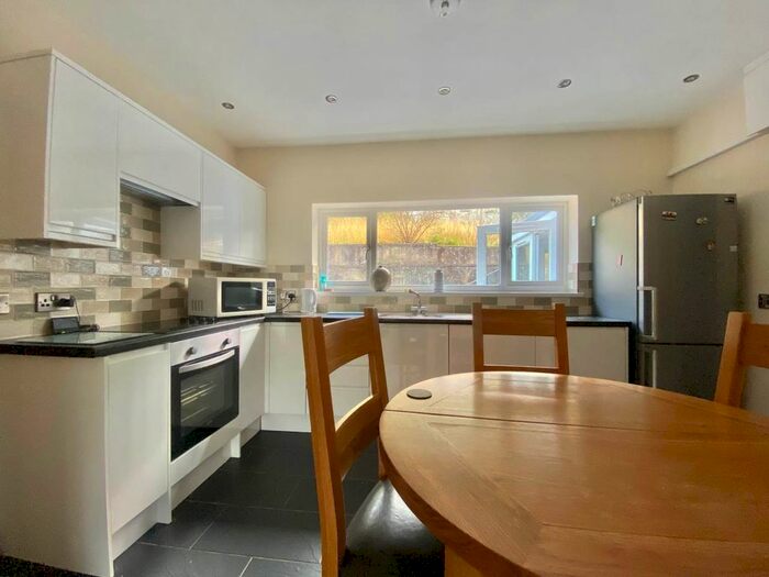 3 Bedroom Property To Rent In Leecroft, Lon Tyllwyd, Llanfarian, SY23