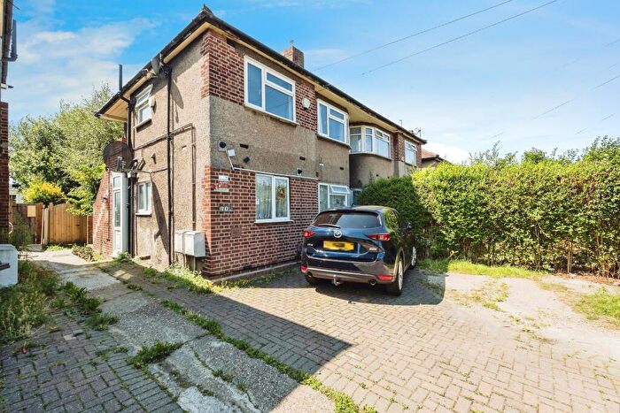 2 Bedroom Maisonette To Rent In Fullwell Avenue, IG5