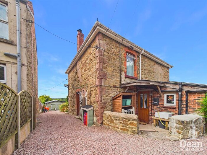 2 Bedroom Cottage For Sale In Woodend Road, Harrow Hill, Drybrook, GL17
