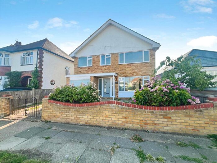 4 Bedroom Detached House For Sale In Oxenden Park Drive, Herne Bay, Kent, CT6