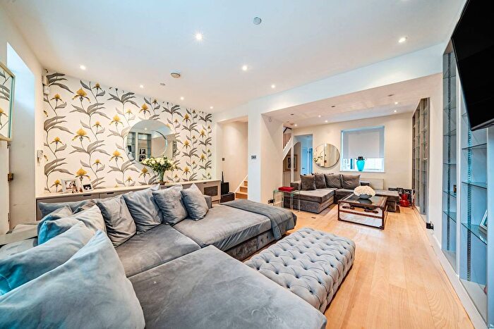 4 Bedroom Property For Sale In Westmoreland Terrace, Pimlico, London, SW1V