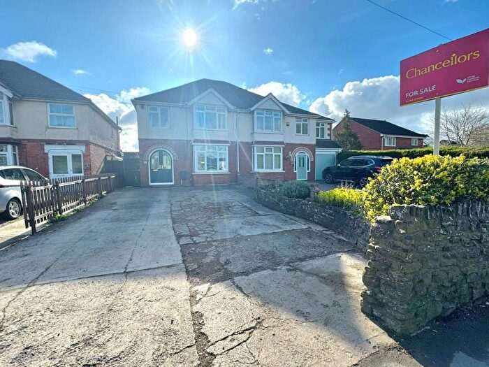 3 Bedroom Semi Detached House For Sale In Swindon Road, Stratton, SN3