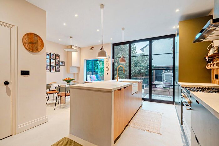 4 Bedroom Terraced House For Sale In Valley Road, Streatham, London, SW16