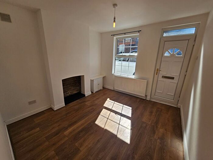 2 Bedroom House To Rent In Cowper Street, Luton, LU1