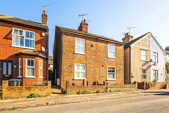 2 Bedroom Semi Detached House For Sale In Ebberns Road, Apsley, Hemel Hempstead, Hertfordshire, HP3