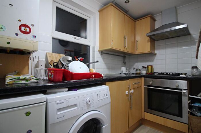 1 Bedroom Flat To Rent In (Bill Included) Queens Road, Walthamstow, E17