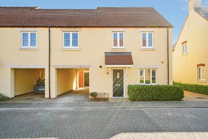 3 Bedroom Semi Detached House To Rent In Haydock Road, Bicester, OX26