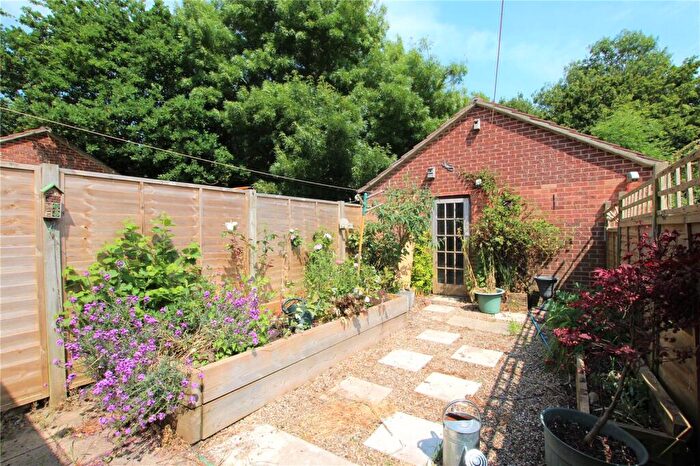 2 Bedroom End Of Terrace House To Rent In Leeds Close, Worthing, West Sussex, BN13