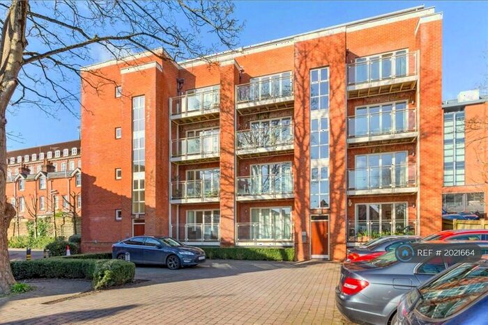 2 Bedroom Flat To Rent In Cross Street, Winchester, SO23