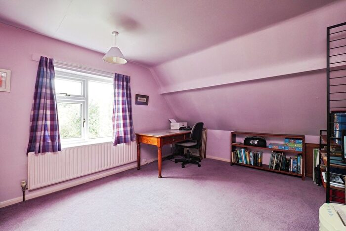 4 Bedroom Detached House For Sale In Warrender Close, Bramcote, Nottingham, NG9