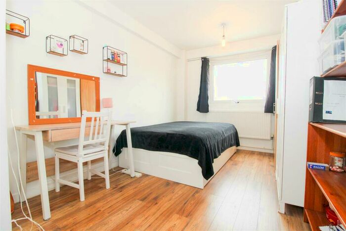 2 Bedroom Flat For Sale In Remington Road, London, N15