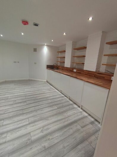 2 Bedroom Flat To Rent In Victoria Crescent, Gipsy Hill, London SE19