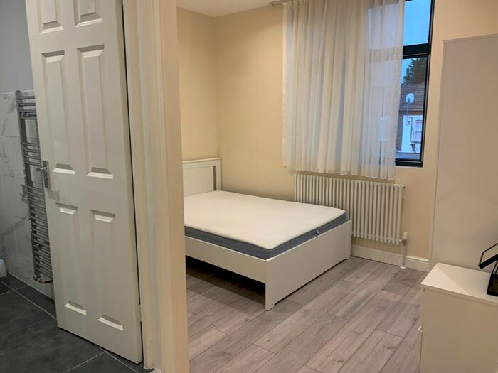 Studio To Rent In Hertford Road, Edmonton, N9