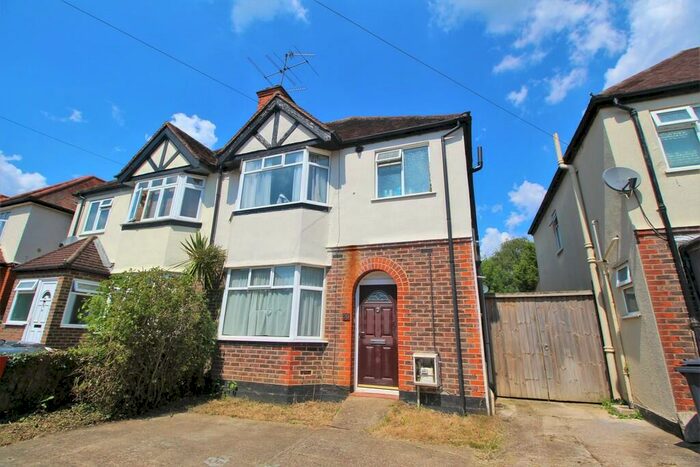 5 Bedroom Semi-Detached House To Rent In Weston Road, Guildford, GU2