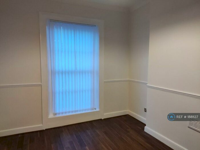 1 Bedroom Flat To Rent In Harmer Street, Gravesend, DA12