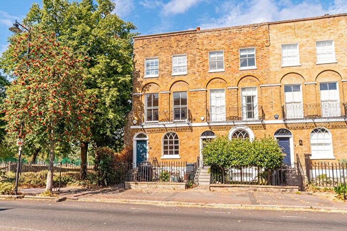 4 Bedroom End Of Terrace House For Sale In Barnsbury Road, Islington, London, N1