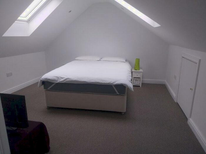 2 Bedroom Maisonette To Rent In Stackpool Road, Bristol, #, BS3