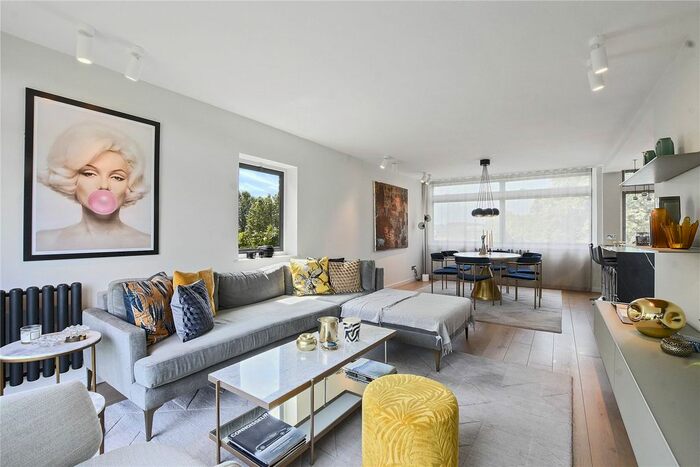 3 Bedroom Flat To Rent In Park Close, Ilchester Place, W14