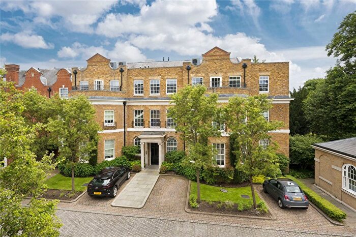 3 Bedroom Flat To Rent In Milbourne House, Princess Square, Esher, Surrey, KT10