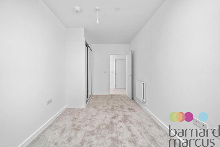 2 Bedroom Apartment To Rent In Hendon Waterside, Moorhen Drive, Hendon, NW9