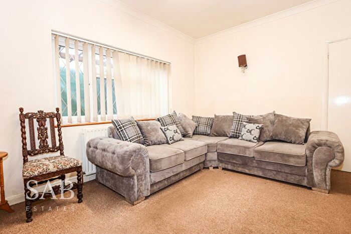 3 Bedroom Detached Bungalow To Rent In Charville Lane, Hayes, UB4