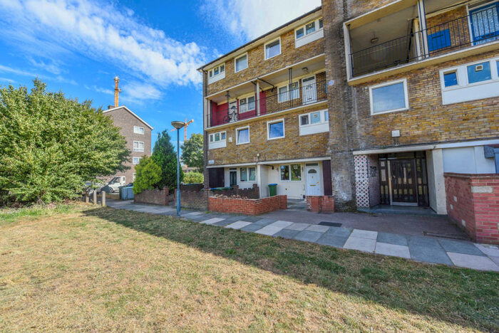 3 Bedroom Maisonette To Rent In Godstow Road, London, SE2