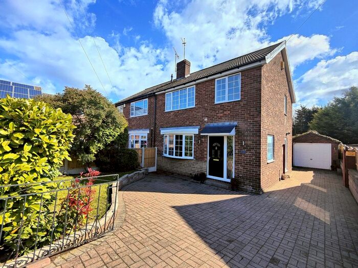 3 Bedroom Semi-Detached House To Rent In Snowden Avenue, Knottingley, West Yorkshire, WF11