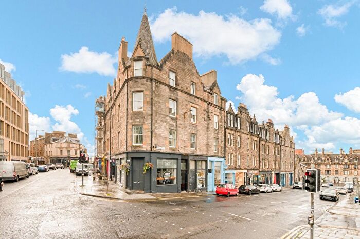 2 Bedroom Flat To Rent In Lady Lawson Street, Edinburgh, EH3