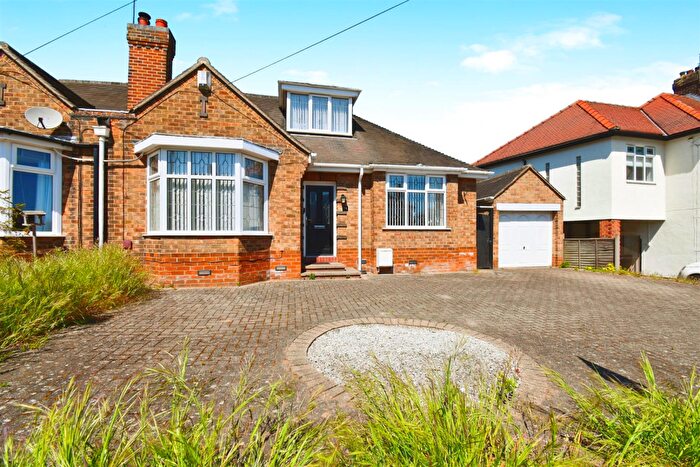 4 Bedroom Semi-Detached Bungalow For Sale In Wilson Street, Anlaby, HU10