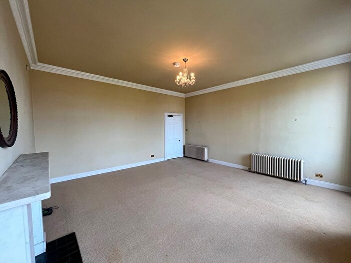3 Bedroom Flat To Rent In Atholl Crescent, Edinburgh, EH3
