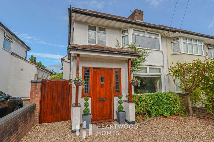 4 Bedroom Semi-Detached House For Sale In Gurney Court Road, St. Albans, AL1