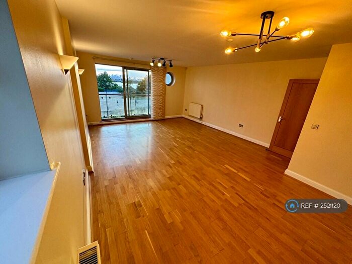 3 Bedroom Flat To Rent In West Thamesmead, London, SE28