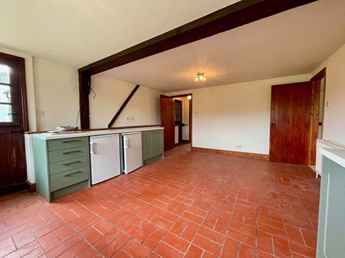 4 Bedroom Semi-Detached House To Rent In Newbury Road, Compton, Newbury, RG20