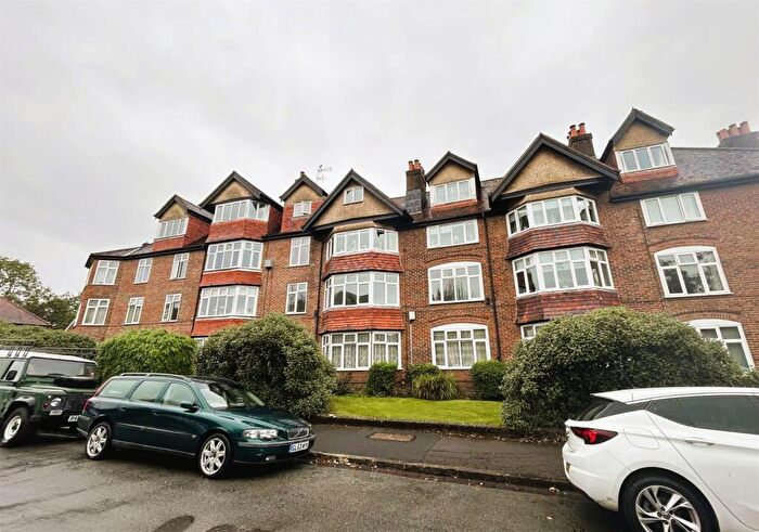 2 Bedroom Apartment To Rent In Westbourne Crescent, Southampton, SO17