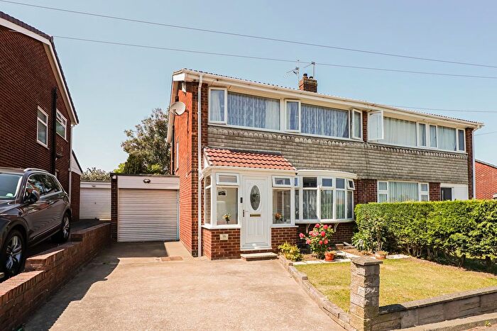 3 Bedroom Semi-Detached House For Sale In Sevenoaks Drive, Sunderland, SR4
