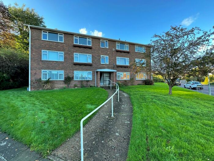 2 Bedroom Flat To Rent In Shaftesbury Road, CT2