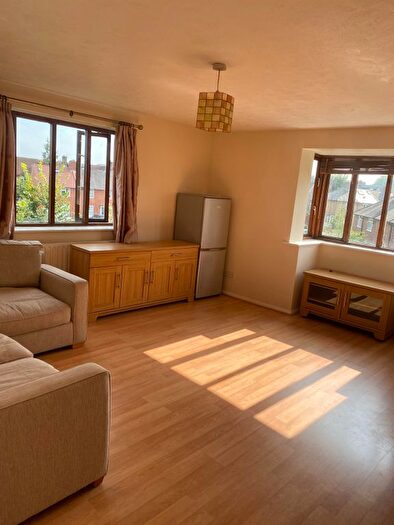 1 Bedroom Flat To Rent In Birchwood Close, Morden, SM4