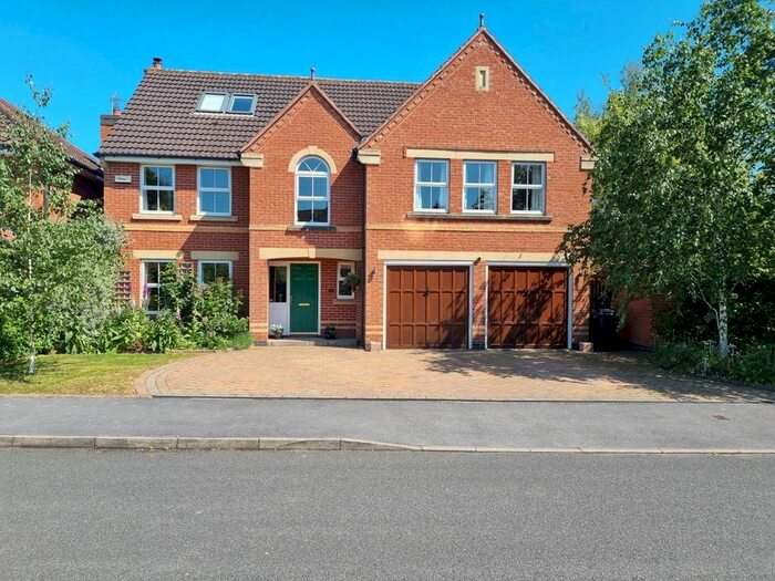 5 Bedroom Detached House For Sale In Queen Marys Close, Radcliffe-On-Trent, Nottingham, NG12