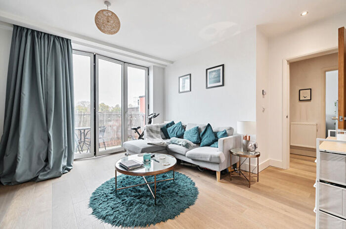 1 Bedroom Flat To Rent In Berwick House, Orpington, BR6