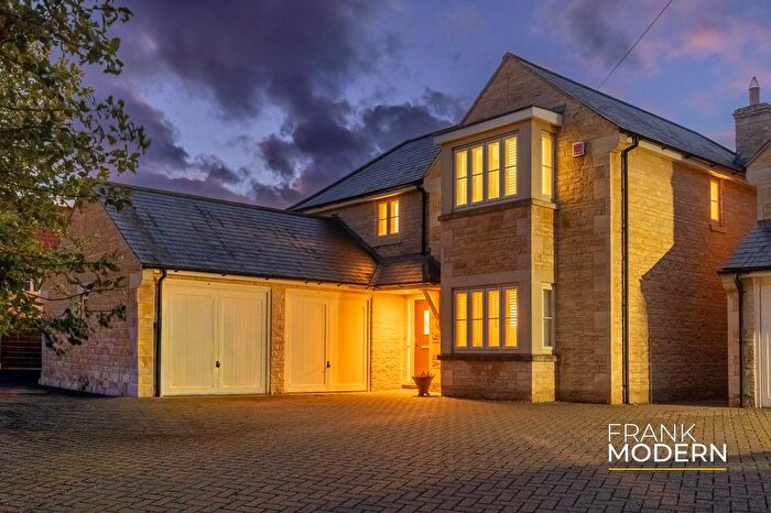 4 Bedroom Detached House For Sale In Woodnewton Road, Nassington, PE8