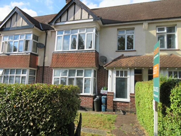 3 Bedroom Apartment To Rent In Northumberland Crescent, Southend On Sea, SS1