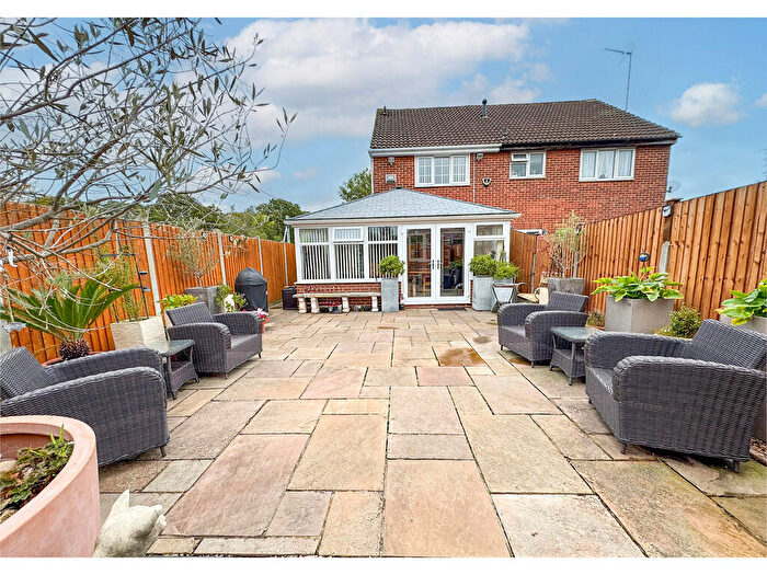 3 Bedroom Semi-Detached House For Sale In Caernarvon Close, Hockley, SS5