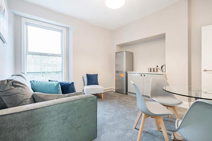3 Bedroom Flat To Rent In Sussex Place, Bristol, BS2