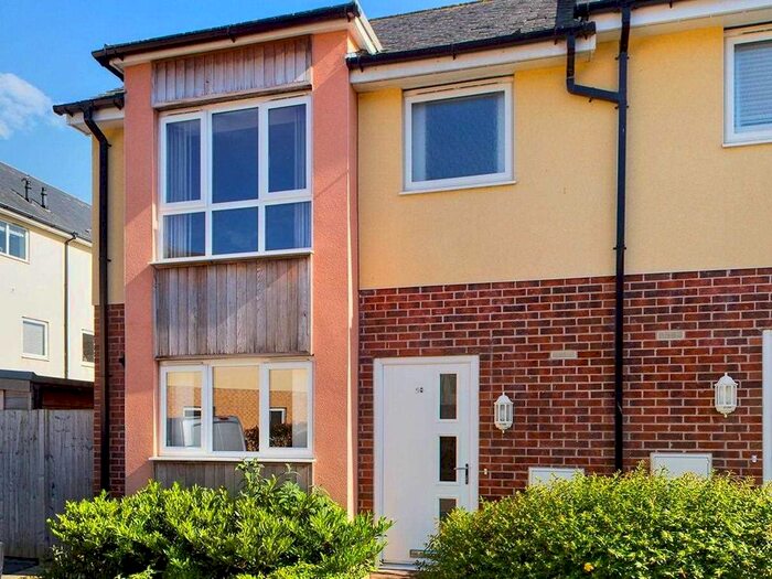 3 Bedroom Town House To Rent In Y Bae, Bangor, Gwynedd, LL57