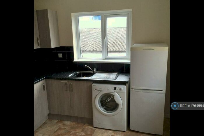 3 Bedroom Flat To Rent In Saxby St, Leicester, LE2