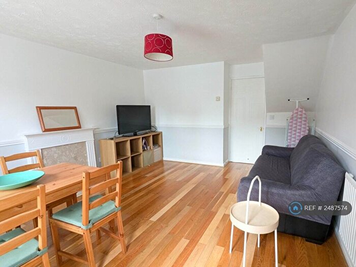 2 Bedroom Terraced House To Rent In Dulas Close, Didcot, OX11